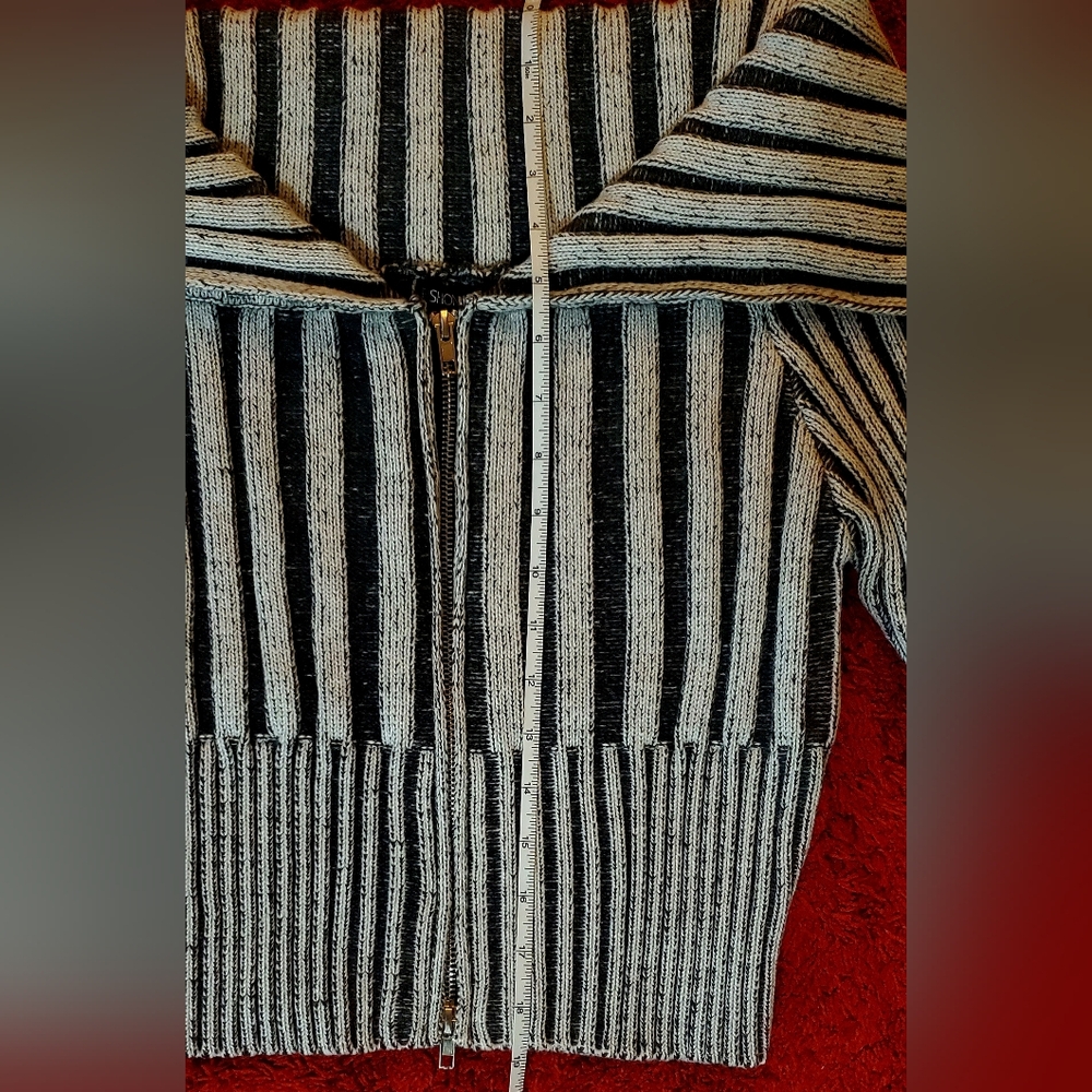 🦋 Off-Shoulder Ribbed Zip-Up Cropped Sweater - New With Tag - Picture 4 of 9